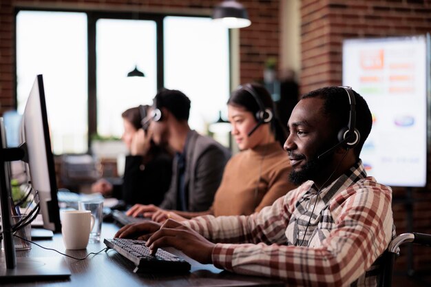 Photo business people working at office