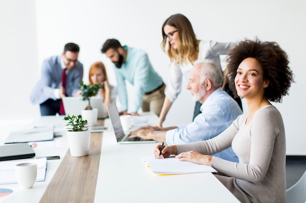 Photo business people working in office