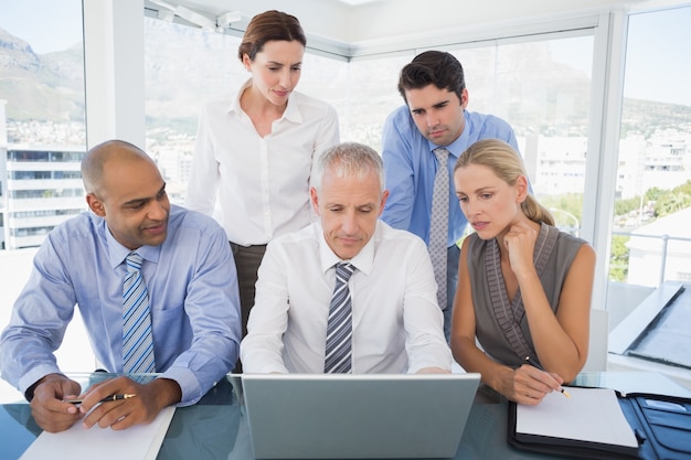 Foto business team durante la riunione