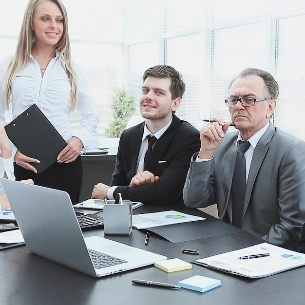 Business team starts working meeting in the office