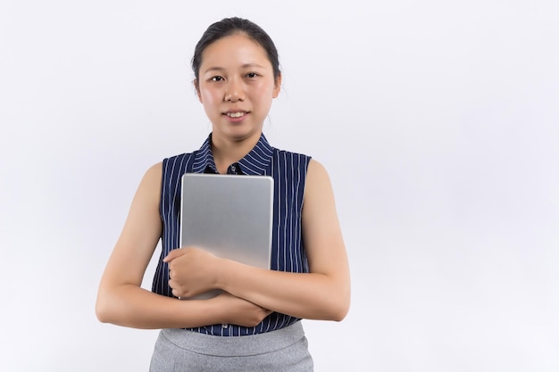 Photo business woman holding tablet in hands