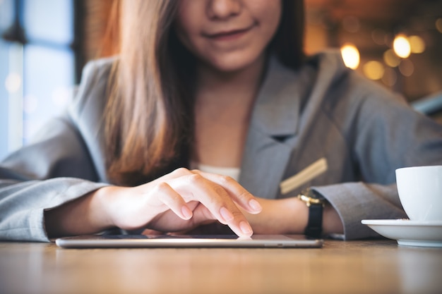 Business woman using tablet pc