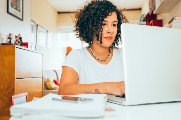 Photo business woman working at home