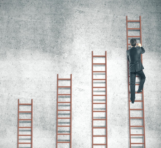 Photo businessman climbing on ladder