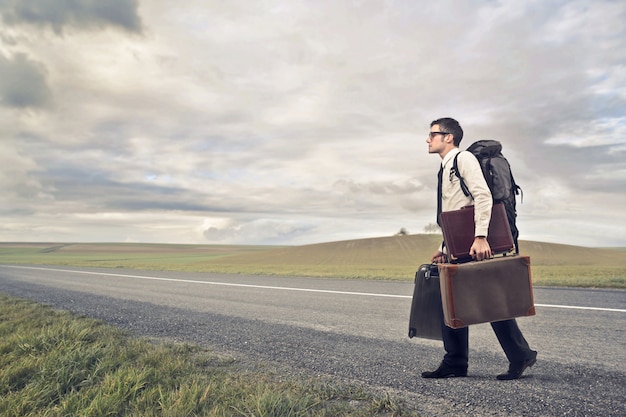 Photo businessman going on a trip