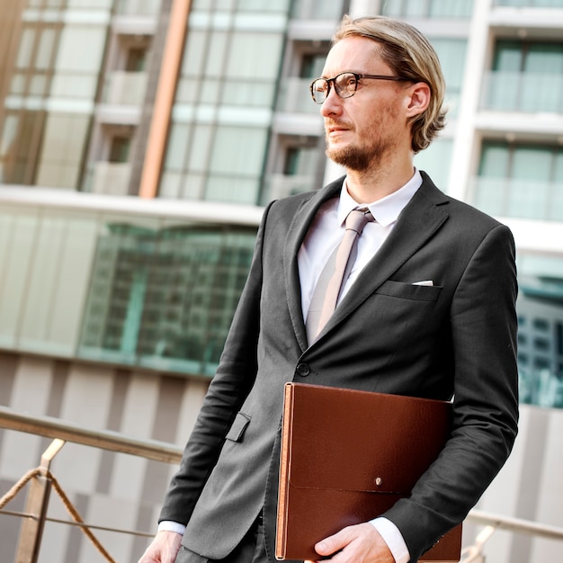 Concetto di lavoro di office worker dell'uomo d'affari