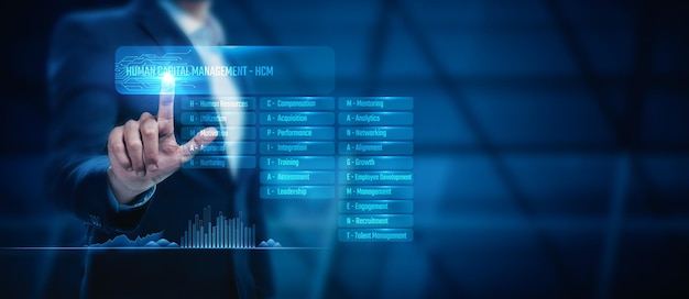 ビジネスマンは、HCM サービスの人的資本管理 HCM ビジネス ネットワークに触れる