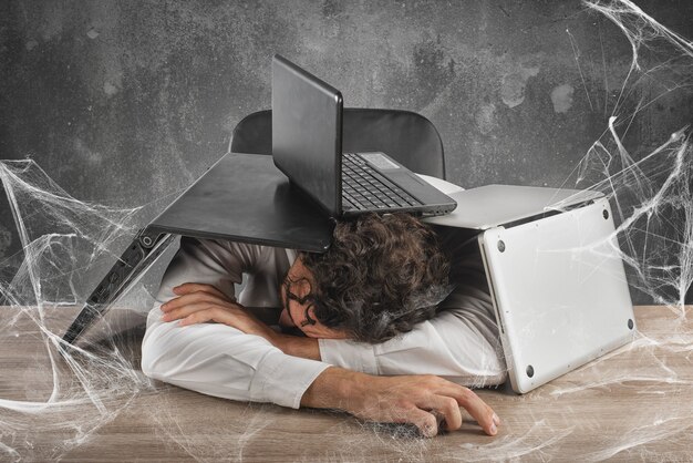 businessman-trapped-technology-spider-web_207634-4193.jpg