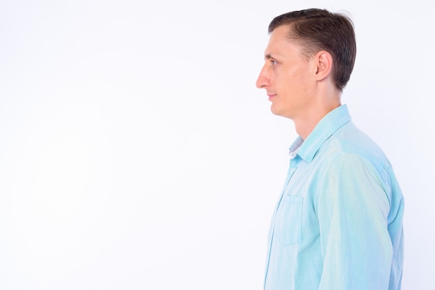 Photo businessman wearing casual clothing isolated against white wall