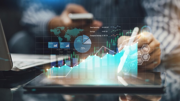 Бизнесмен работает с ИИ для экономического анализа финансового результата с помощью технологии цифрового маркетинга