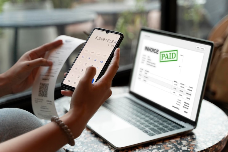 Photo businesswoman accountant working analyzing and calculating expense financial annual financial balance sheet statement and analyze document graph and diagram