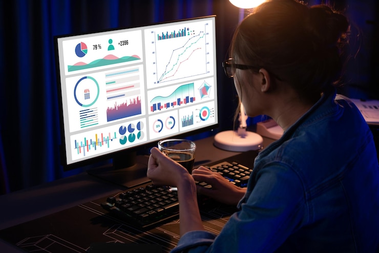 Photo businesswoman analyzing with pointing business graph chart stratagem