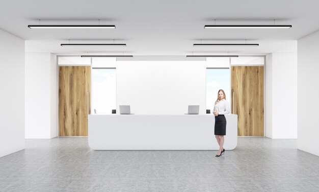 Photo businesswoman next to reception