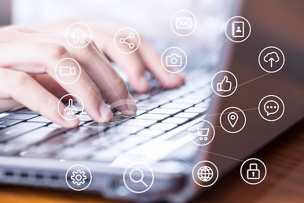 businesswomen use laptops in the office