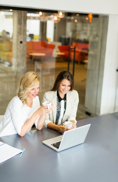 Photo businesswomen