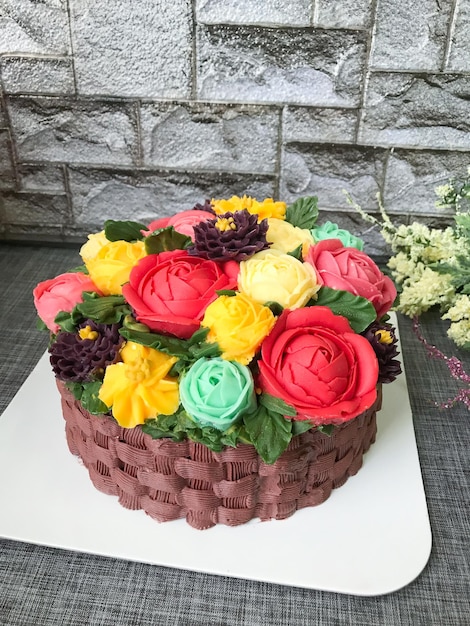 Buttercream flower basket cake