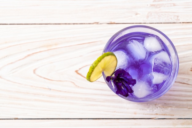 butterfly pea juice with lime