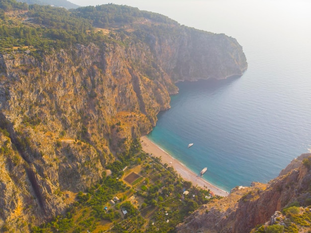 Butterfly Valley Kelebekler Vadisi uitzicht in Fethiye stad van Turkije