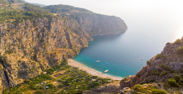 Butterfly Valley Kelebekler Vadisi uitzicht in Fethiye stad van Turkije