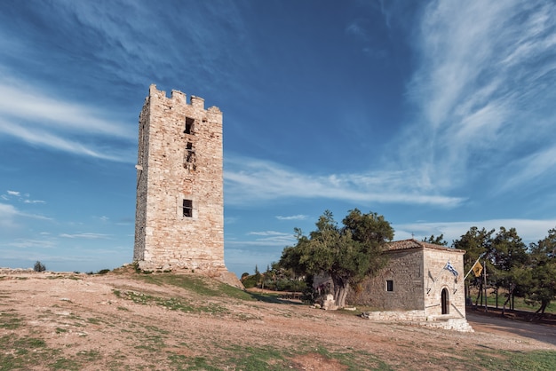 Byzantijnse toren Nea Fokea Kassandra GriekenlandMooie Byzantijnse toren bij zonsondergang KassandraGriekenland