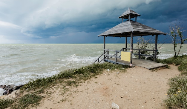 Хижина на берегу средиземного моря