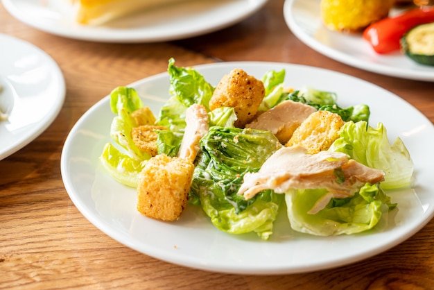 caesar salad with chicken