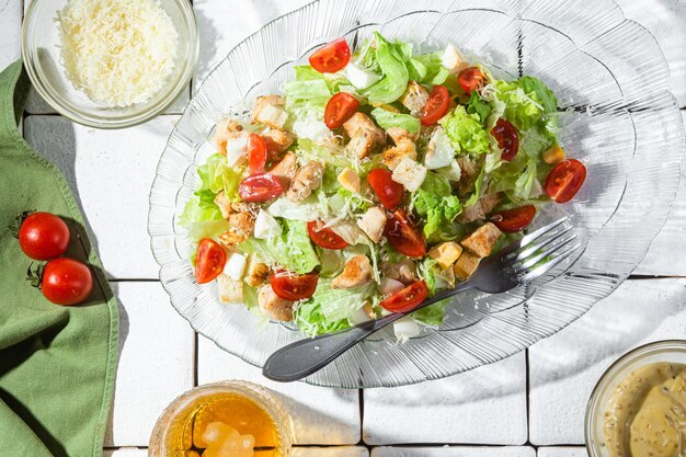 Caesarsalade in plaatclose-up