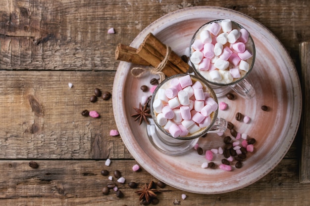 Café latte met marshmallow