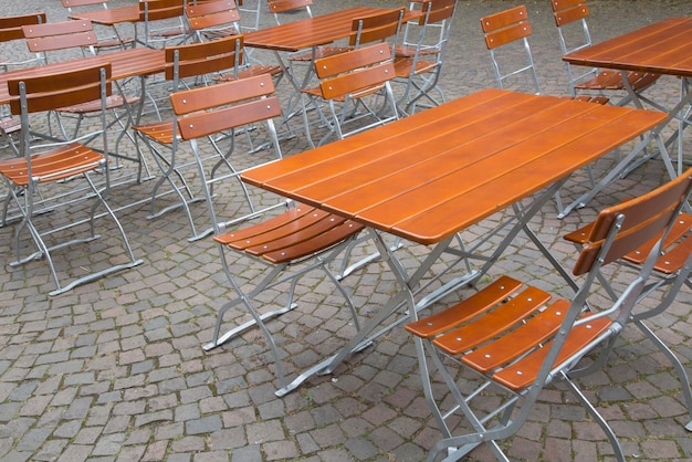 독일 프랑크푸르트의 카페 테이블과 의자