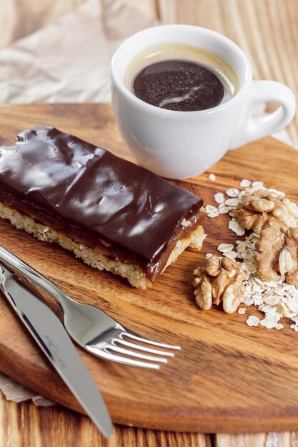 朝食にケーキとコーヒー