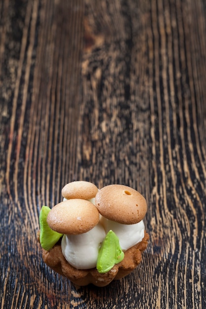 A cake in the form of  mushroom