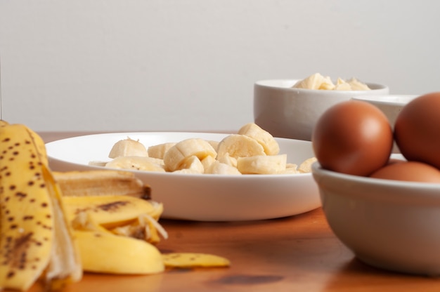 Cake Ingredients - Banana, Eggs, Wheat Flour, Butter, Margarine, Milk