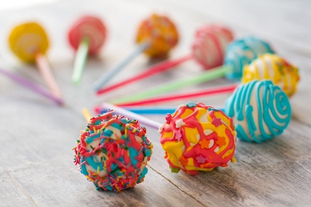 Cake pops met slagroom vulling.