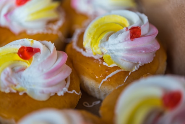 Cake uitstekende Thaise stijl bij de Thaise markt van het straatvoedsel