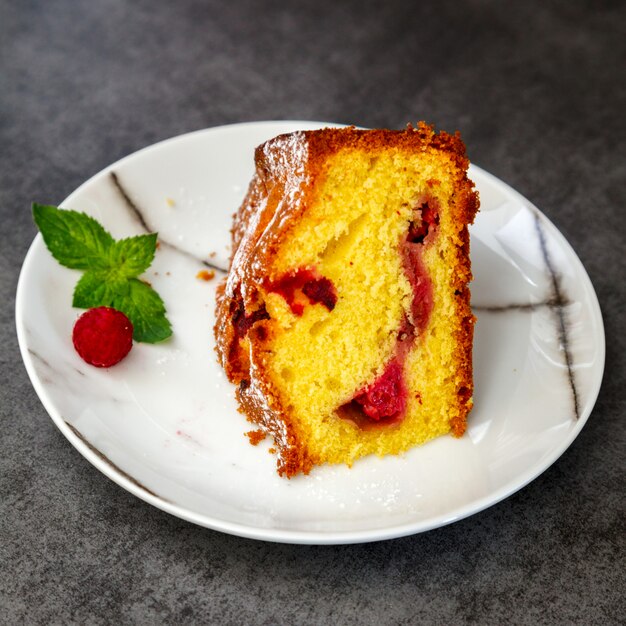 Cake with Raspberry 