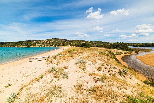 Cala Girgolu strand in Costa Smeralda Italië