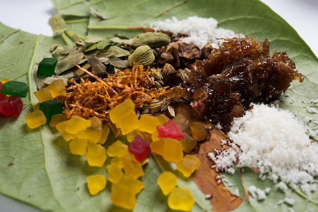 Foto calcutta mitha o meetha masala paan che funziona anche come deodorante per la bocca e utile nella digestione