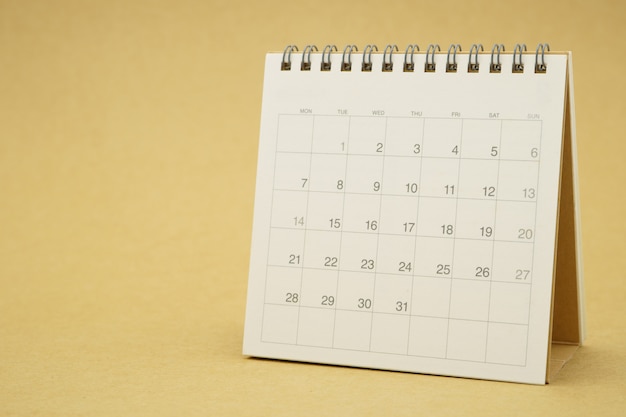 Un calendario del mese concetto di pianificazione con spazi di copia