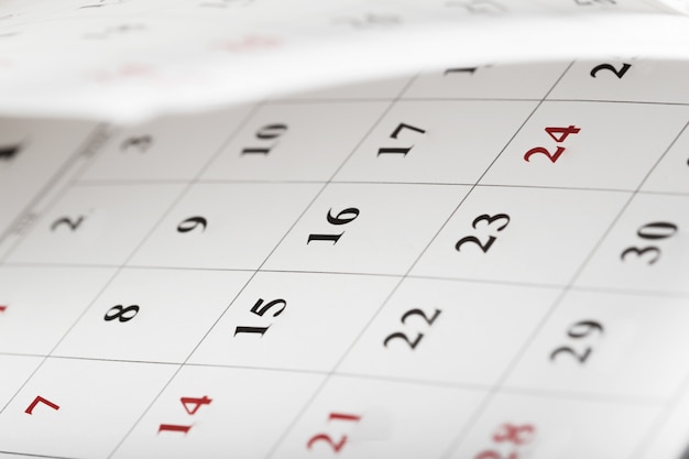 Le pagine del calendario si chiudono sul concetto di tempo di affari