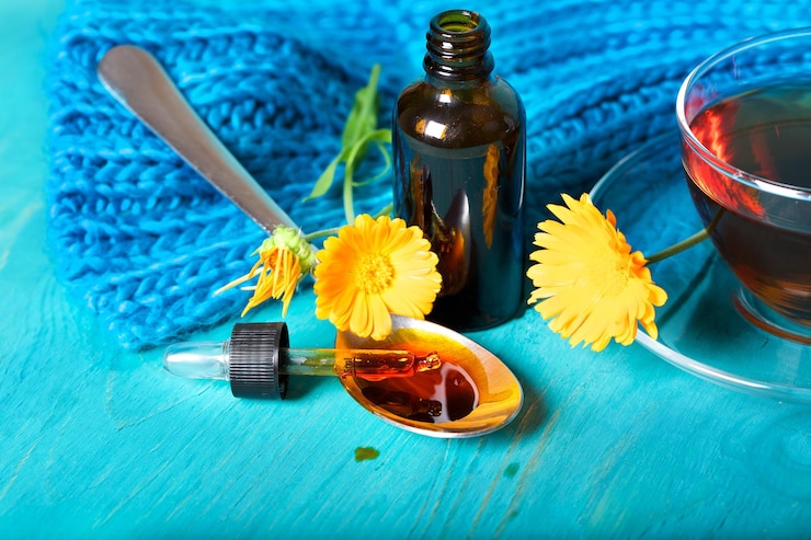 Photo calendula tincture for mouth rinsing