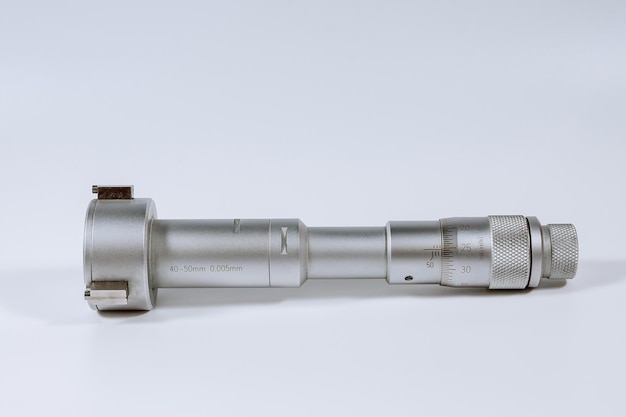 Photo calibration bore micrometer device for accurate measurement of hole diameter