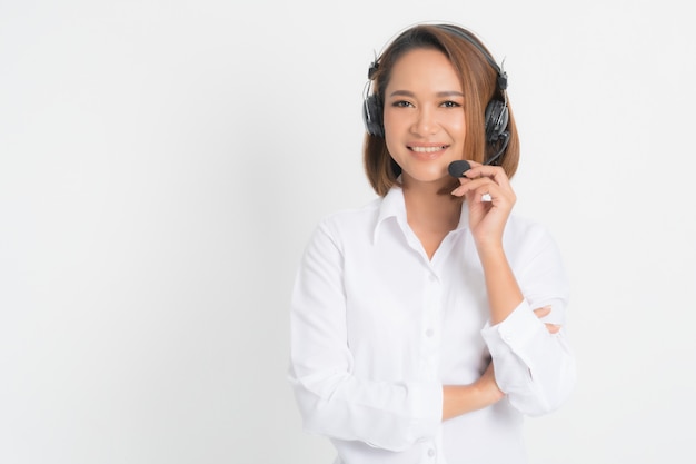 Operatore di call center donna.