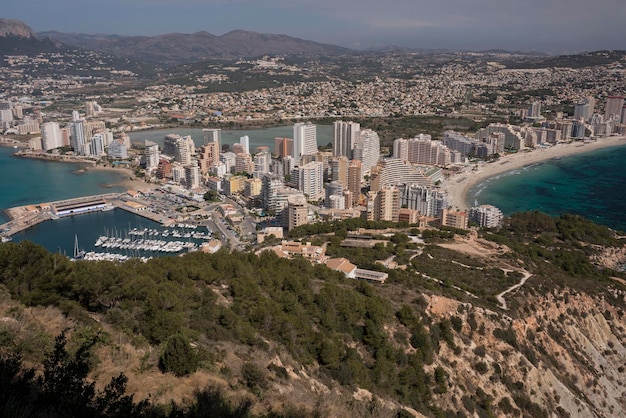 Calpe dorp van Peñon de Ifach rots, Costa Blanca, Calpe, provincie Alicante, Spanje