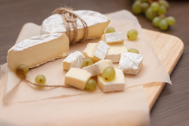 camembert cheese and grapes 