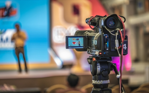 Broadcasting di giornalisti video digitali per macchine fotografiche