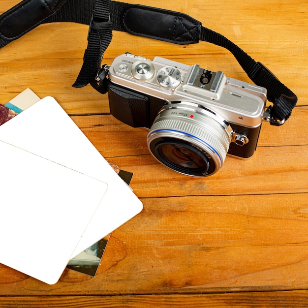 Camera mirrorless photography on the table.