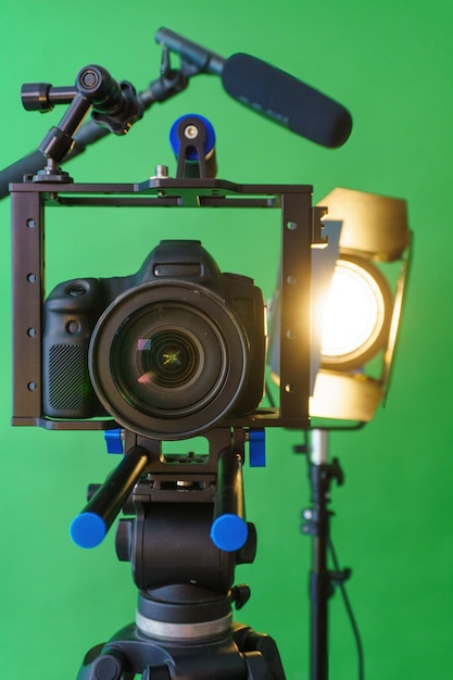 Cameramicrophone lights and a green screen