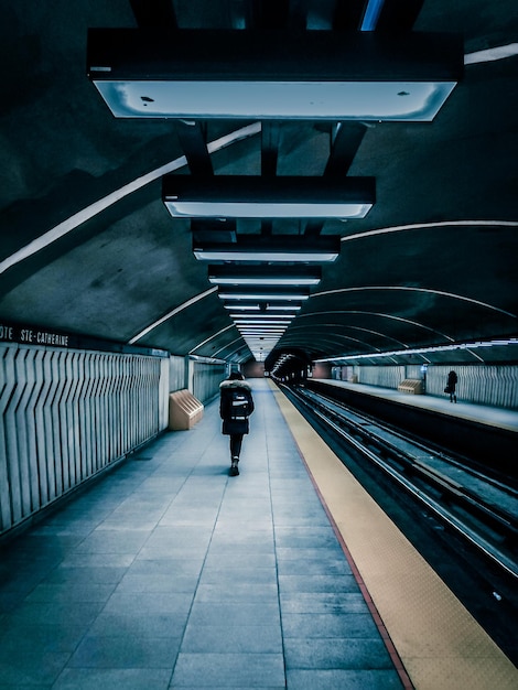 Caminando en metro