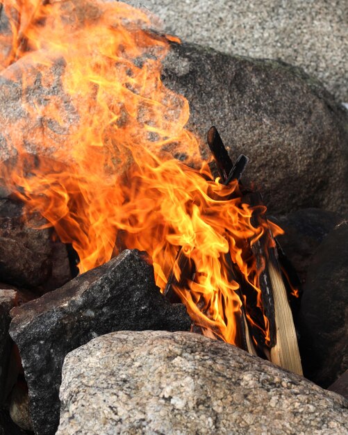 Photo campfire burning