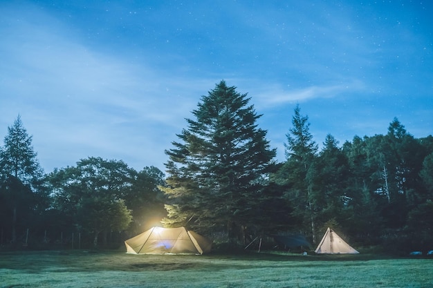 Photo camping in the starry sky